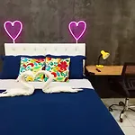 Espaçoso apto na Praia de Copacabana TC1010